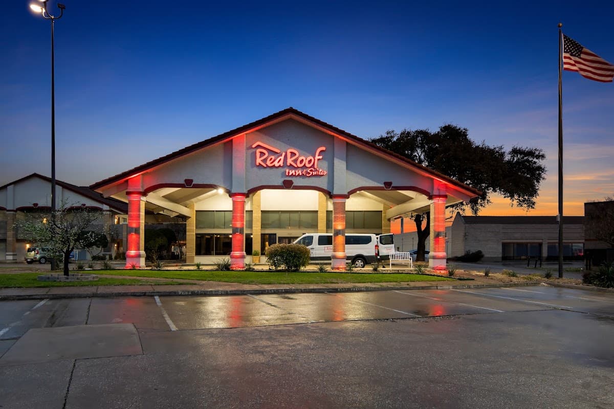 Red Roof Inn & Suites Irving - DFW Airport South, Hotel in Irving