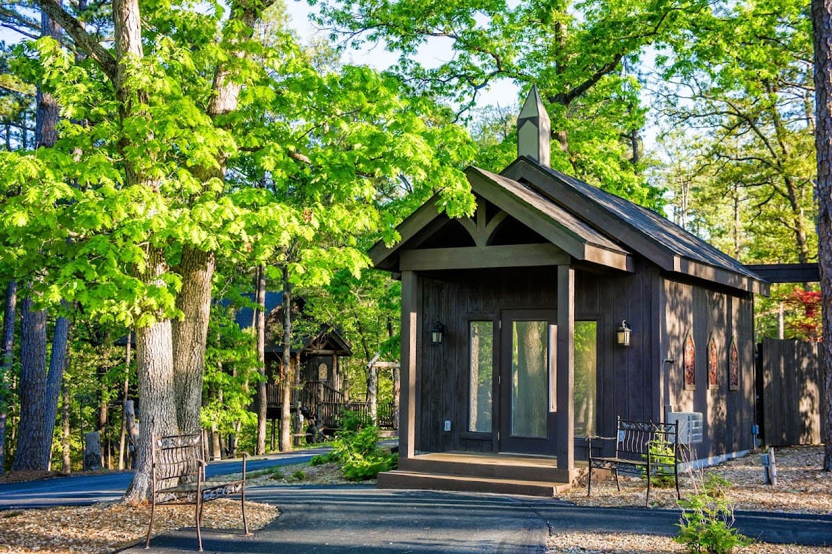 Eureka Springs Treehouses, Caves, Castles & Hobbits, Resort in Eureka Springs