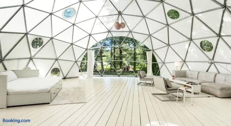 Incredible Spacious Dome for A Group Glamping Experience Surrounded by Nature in Woodridge, New York - Entire Place, Holiday Home in Fallsburg
