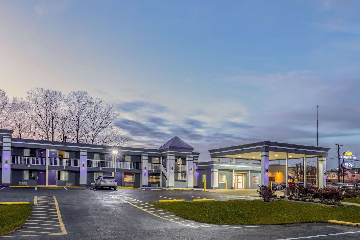 Days Inn by Wyndham Fredericksburg North, Hotel in Southern Gateway