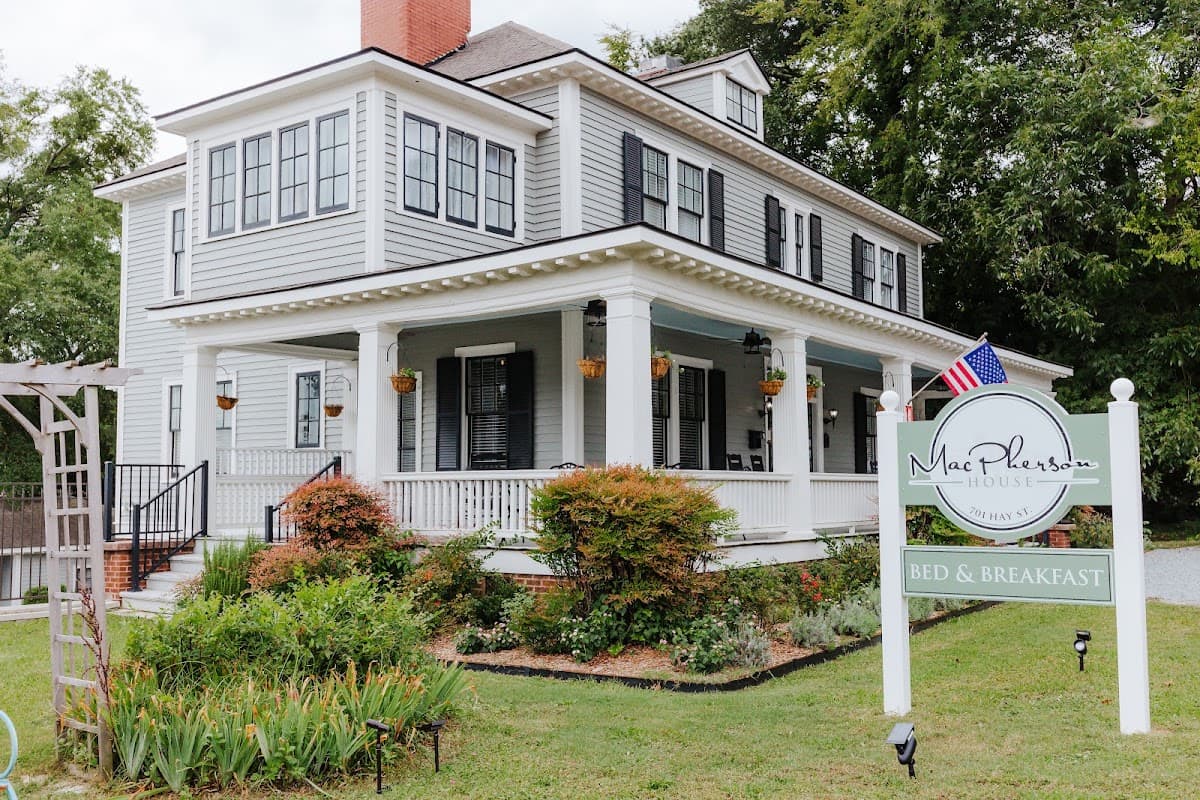 The MacPherson House, Bed & Breakfast in Fayetteville