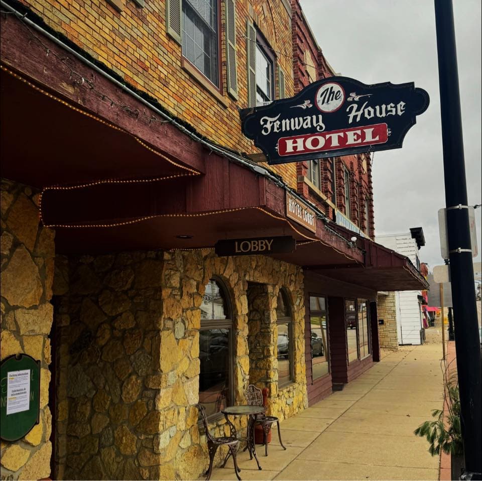 The Fenway House Hotel, Hotel in Fennimore
