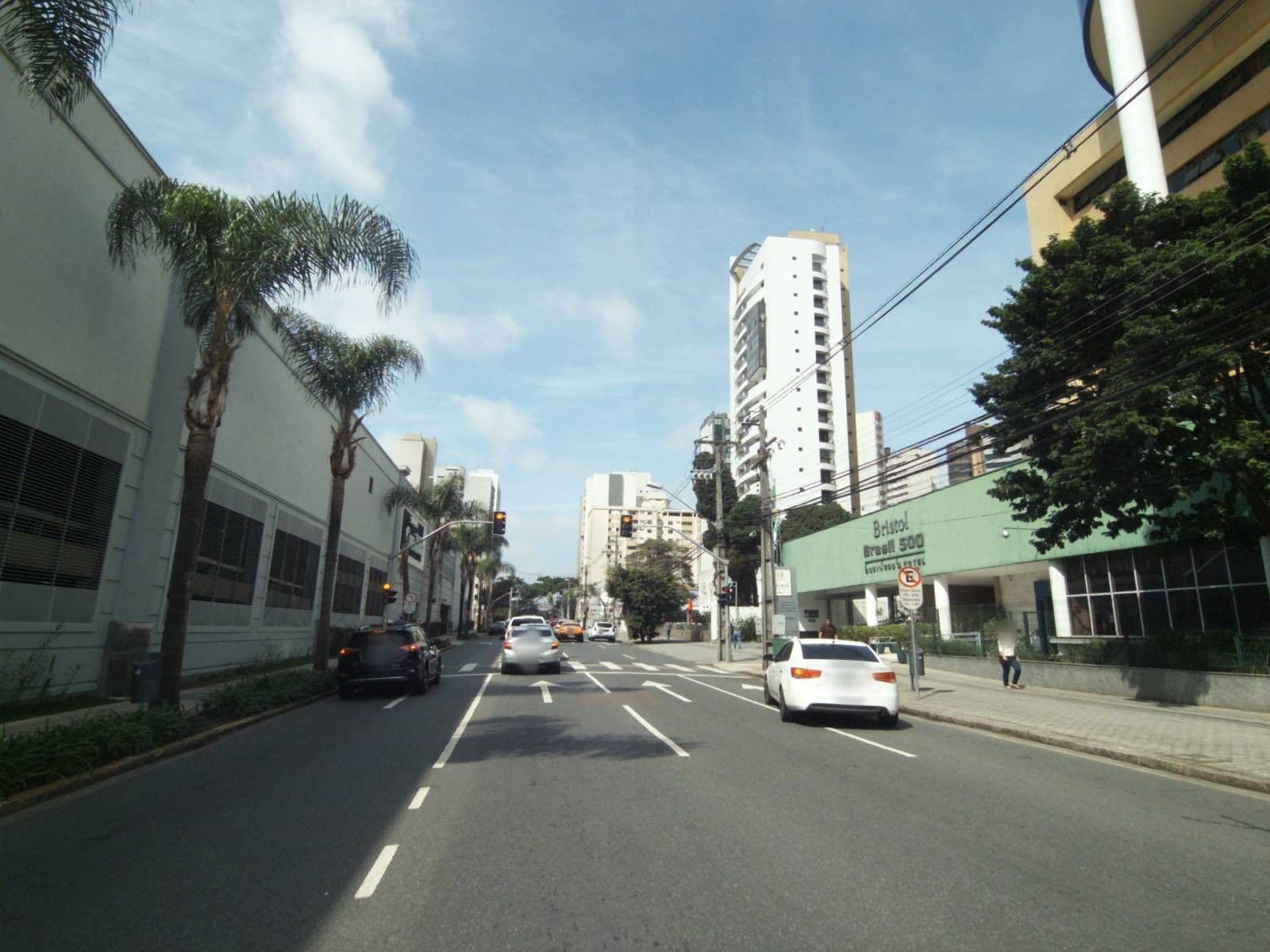 Street view near Bristol Brasil 500, Curitiba — © projevias (CC BY-SA · Mapillary)