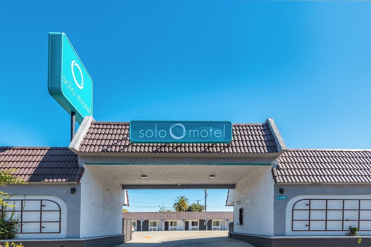 Solo Motel - Broadway, Hotel in Vermont Square