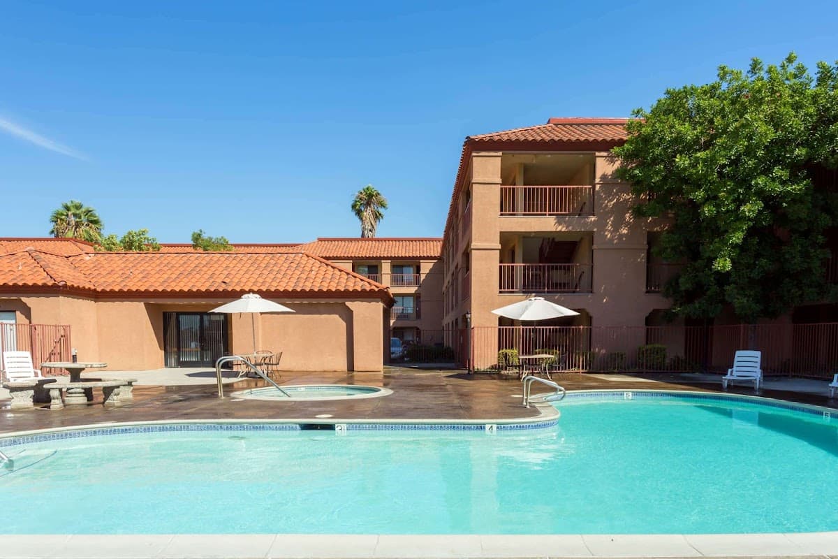 Days Inn by Wyndham Fontana / Rialto, Hotel in Rialto