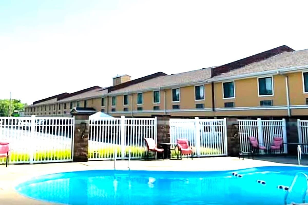 Super 8 by Wyndham Fort Scott, Hotel in Fort Scott