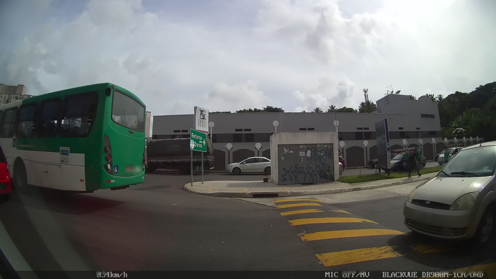 Street view near Bora Bora, Salvador — © kaart_2 (CC BY-SA · Mapillary)