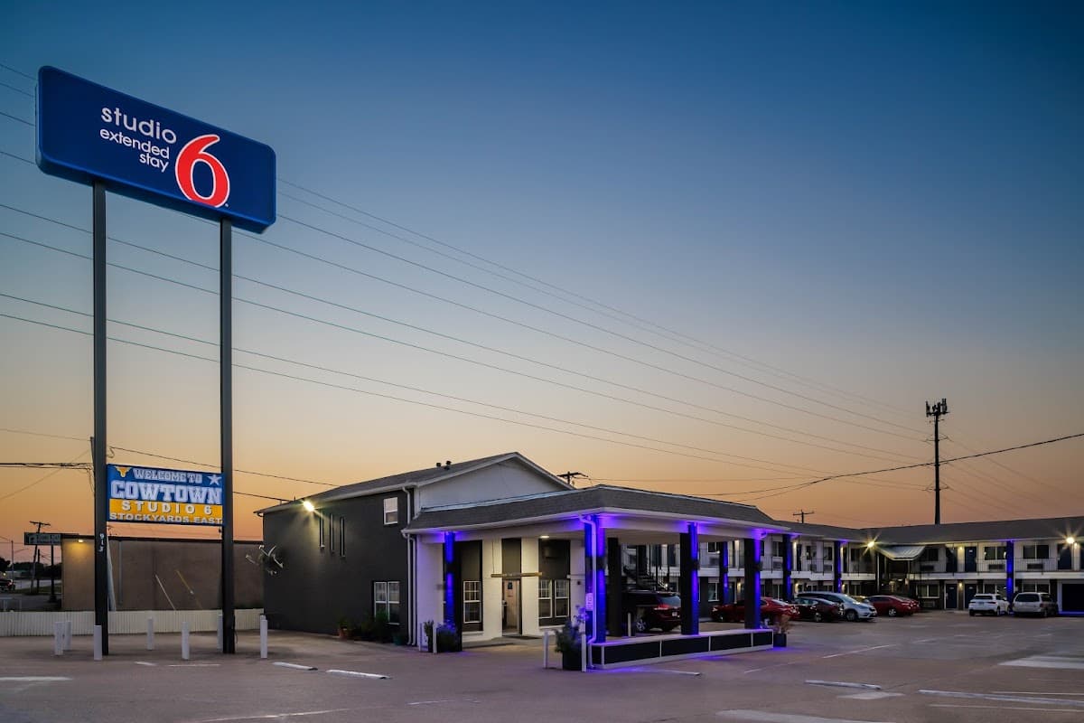 Studio 6 Fort Worth, TX -Stockyards East, Aparthotel in River Oaks