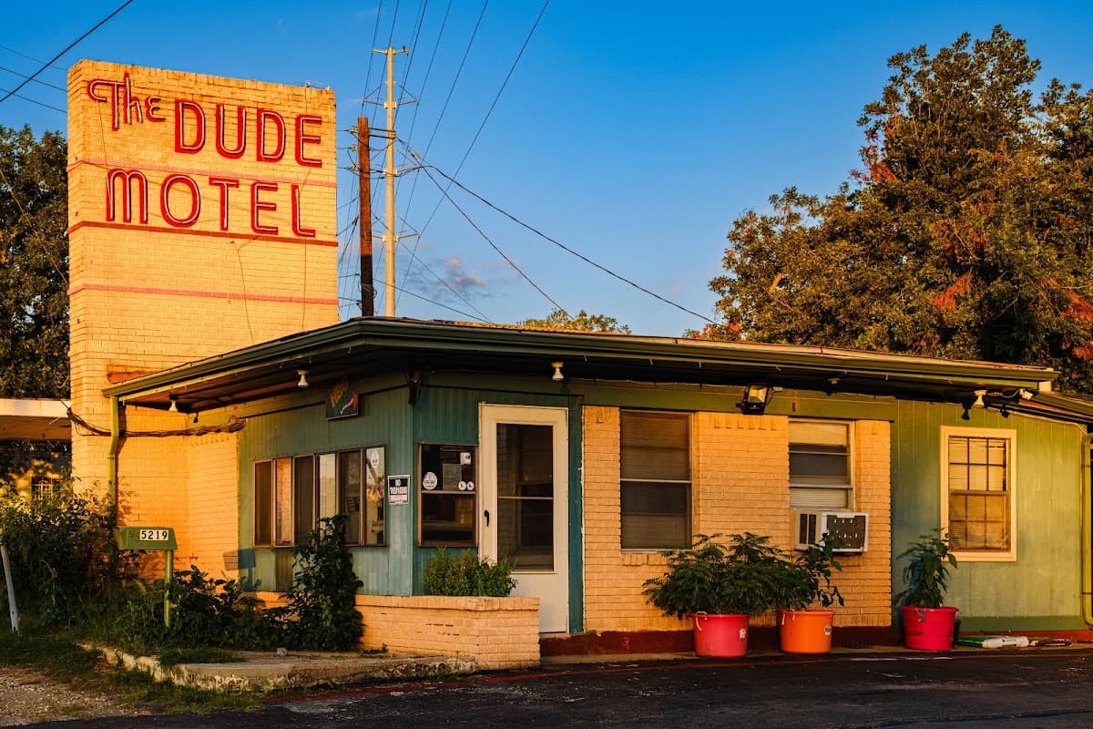 The Dude Motel, Motel in Haltom City