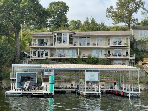 The Garden House Bed & Breakfast, Hotel in Four Seasons