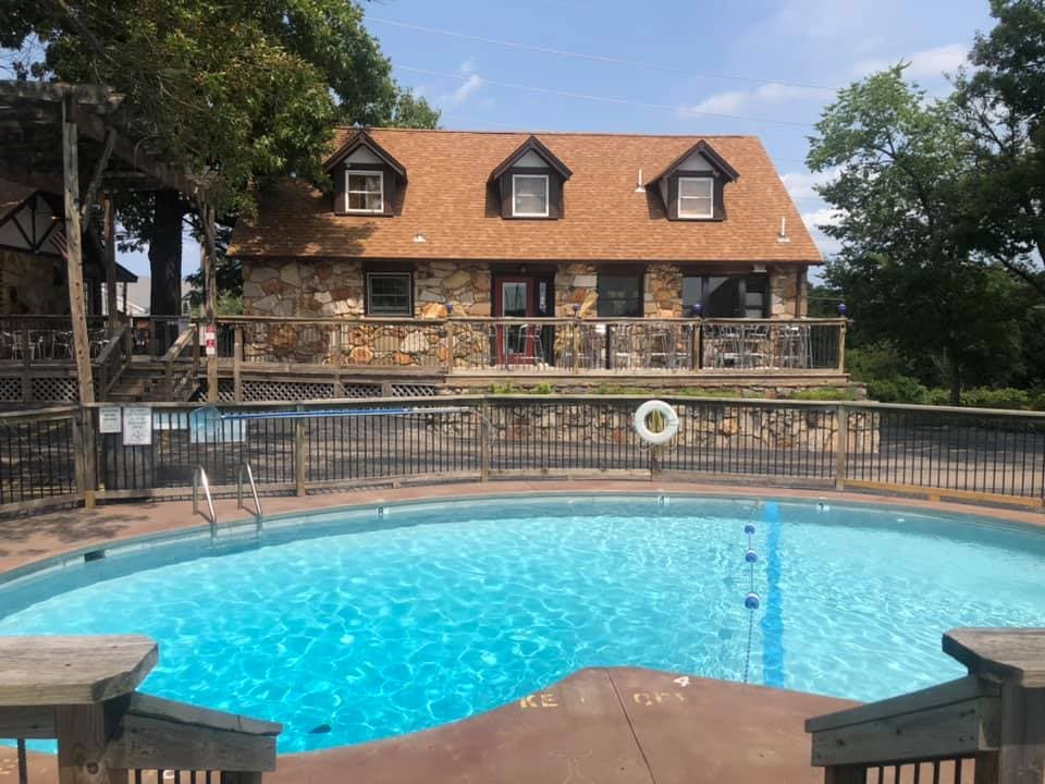 Eagles Nest Motel & Lounge, Motel in Lake Ozark
