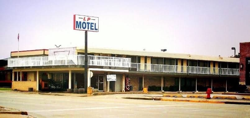 L.P. Motel, Motel in Harwood Heights