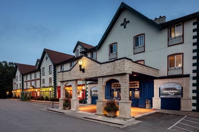 Irish Cottage Inn & Suites, Hotel in Galena