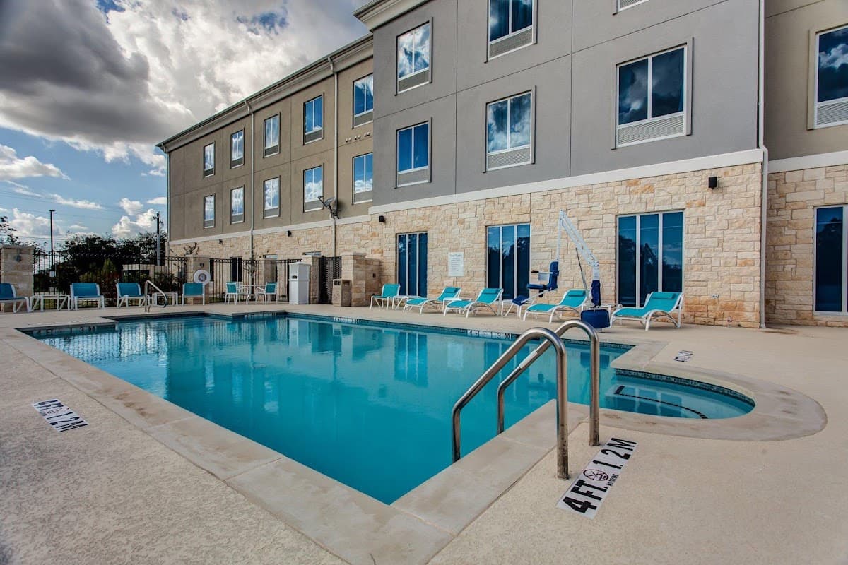 Holiday Inn Express & Suites Gatesville - N. Ft Hood by IHG, Hotel in Gatesville