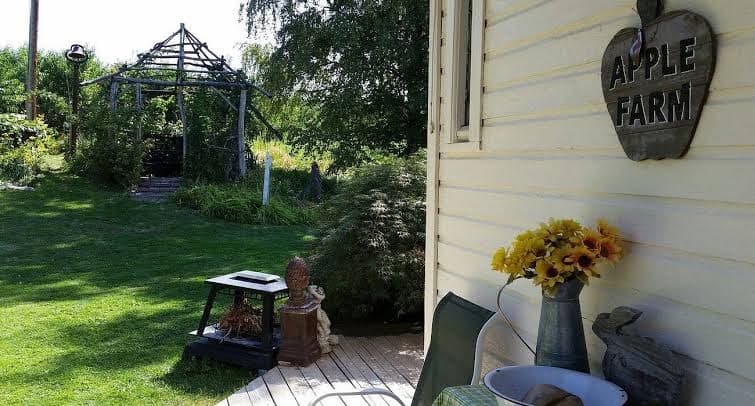 Apple Country Bed & Breakfast, Bed & Breakfast in Gleed