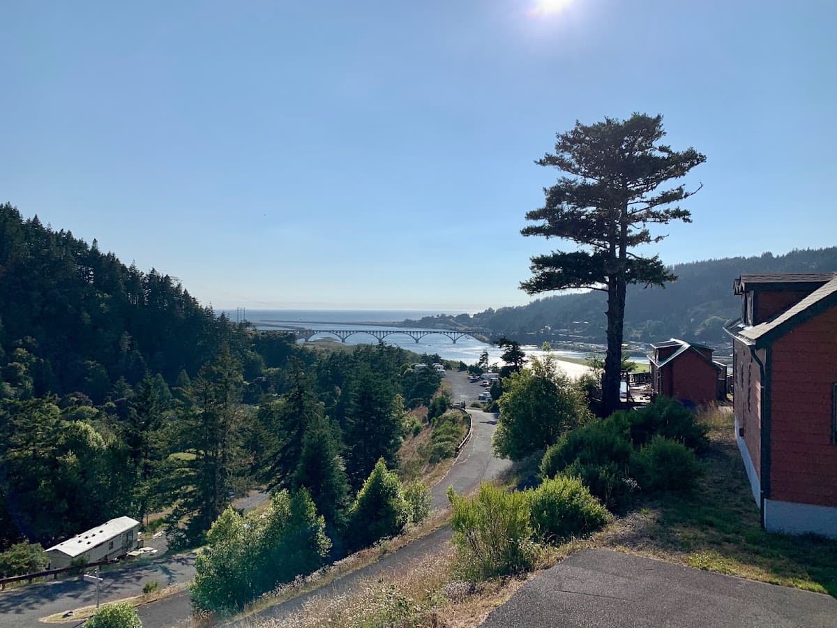 Rogue Landing Resort, Resort in Gold Beach