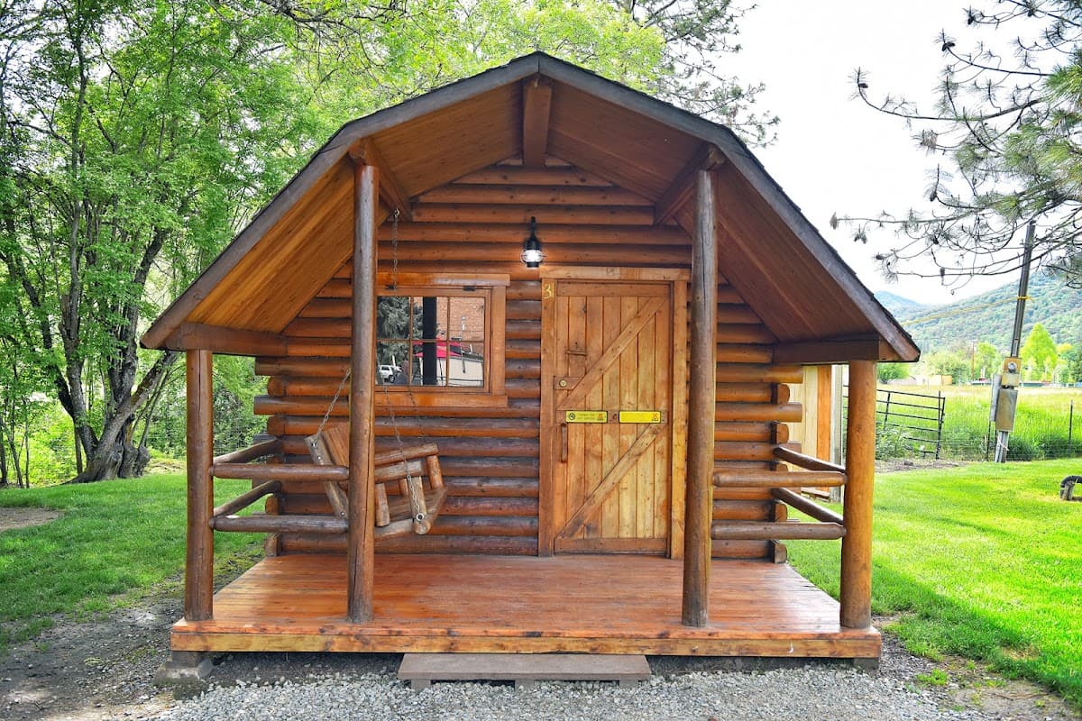 Medford / Grants Pass KOA Journey, Campsite in Gold Hill