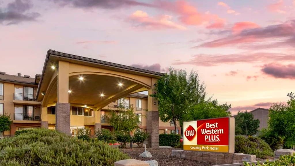 Best Western Plus Country Park Hotel, Hotel in Tehachapi