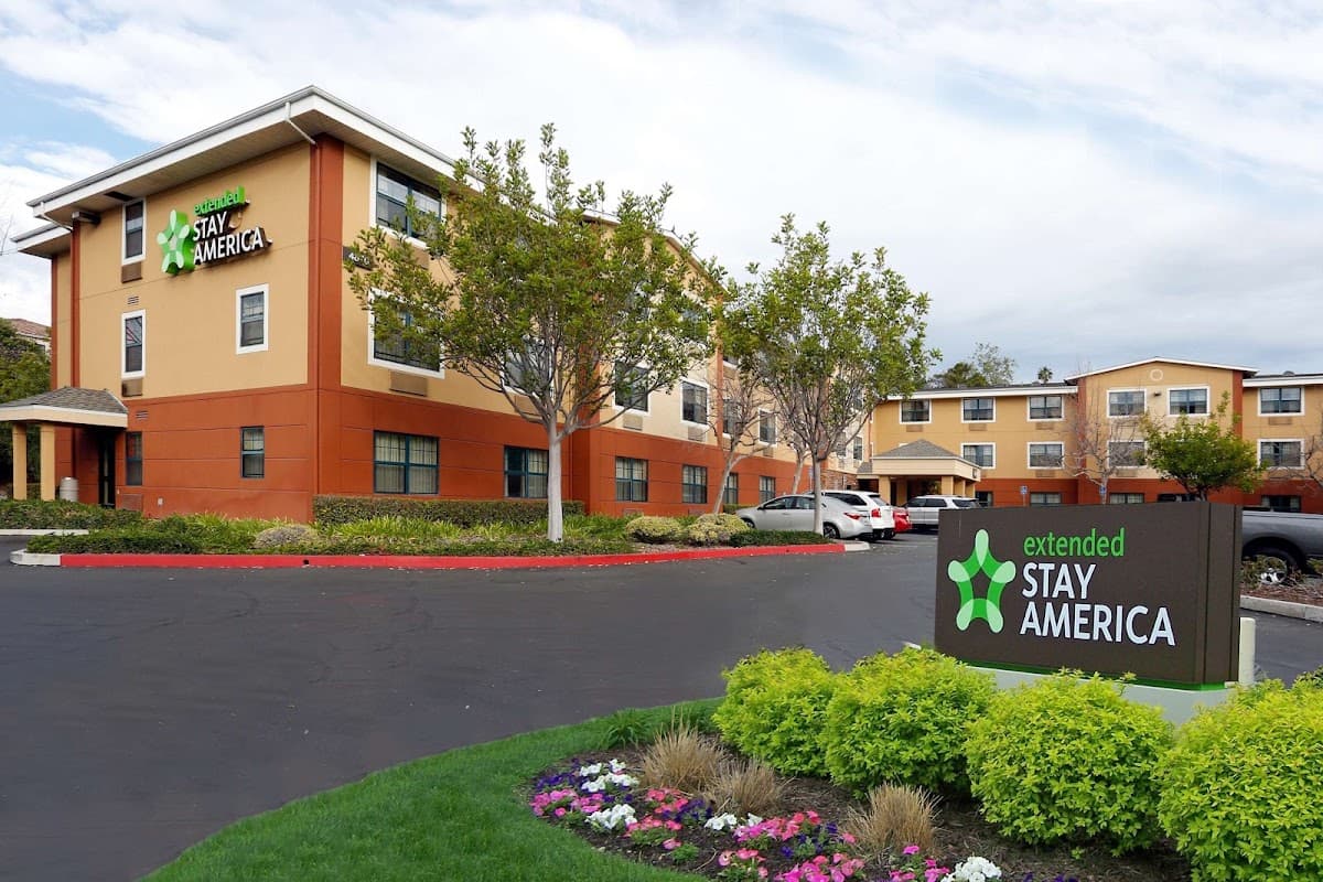 Extended Stay America Suites- Santa Barbara - Calle Real, Aparthotel in Goleta