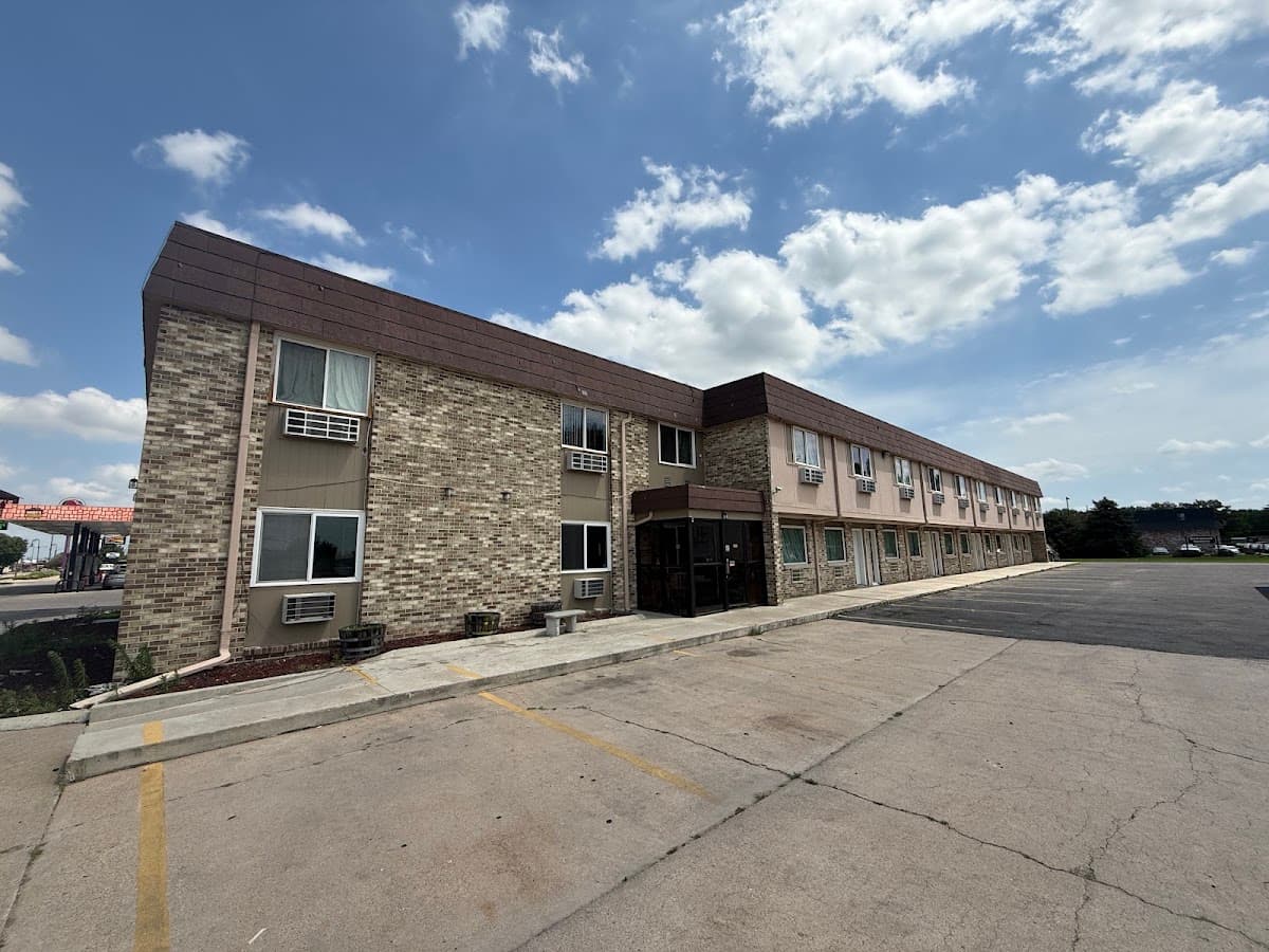 Island Inn Grand Island NE I80 Locust St, Hotel in Grand Island