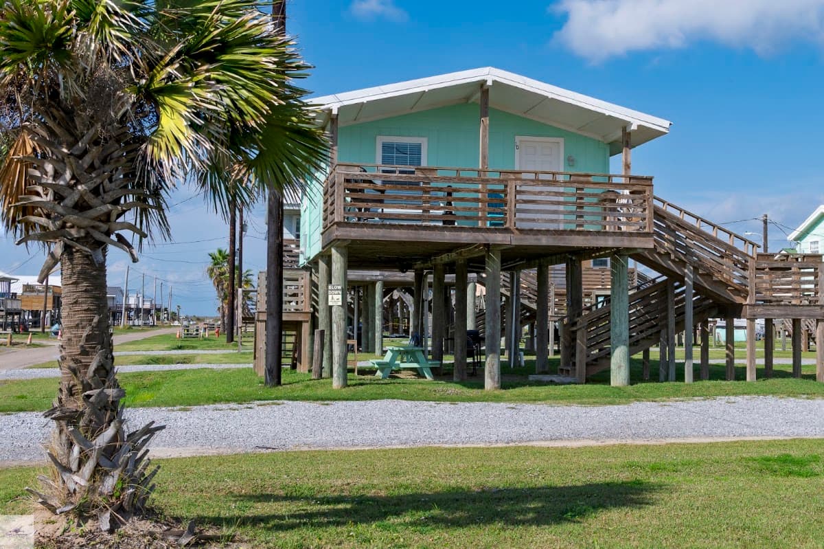 Blue Dolphin Inn & Cottages, Hotel in Grand Isle