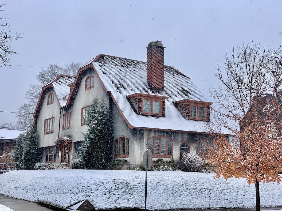 The Leonard At Logan House, Bed & Breakfast in Grand Rapids
