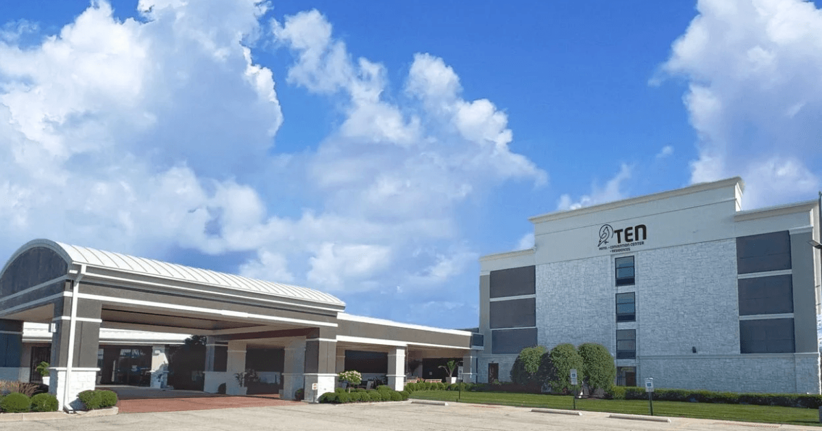 The Ten Gurnee, Hotel in Grandwood Park