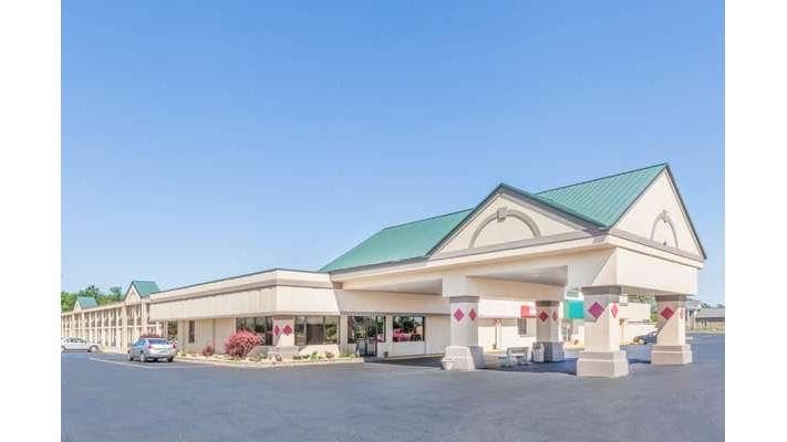 Ramada by Wyndham Grayling Hotel & Conference Center, Hotel in Grayling