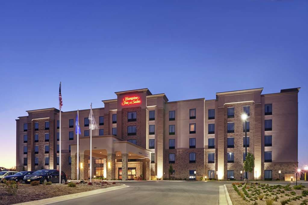 Hampton Inn & Suites Milwaukee/Franklin, Hotel in Greendale