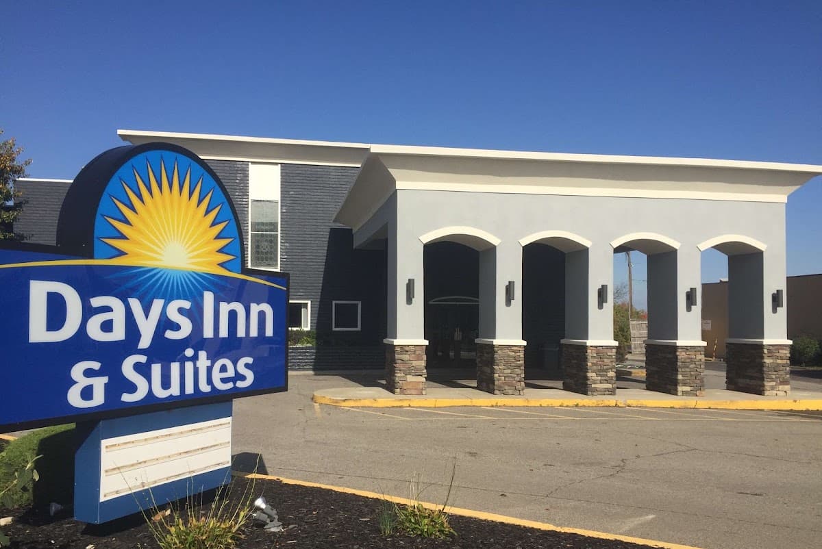 Days Inn & Suites by Wyndham Cincinnati North, Hotel in Greenhills