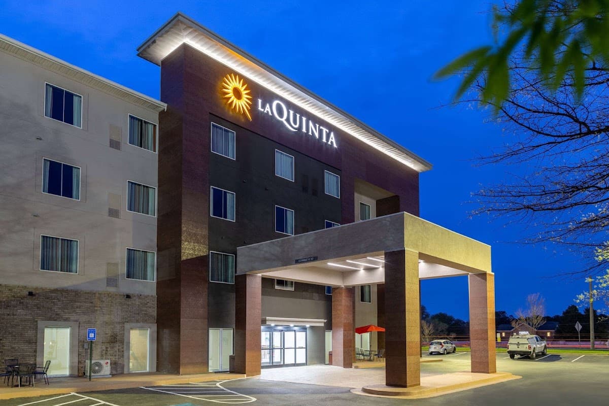 La Quinta Inn & Suites by Wyndham Augusta/Fort Eisenhower, Hotel in Evans