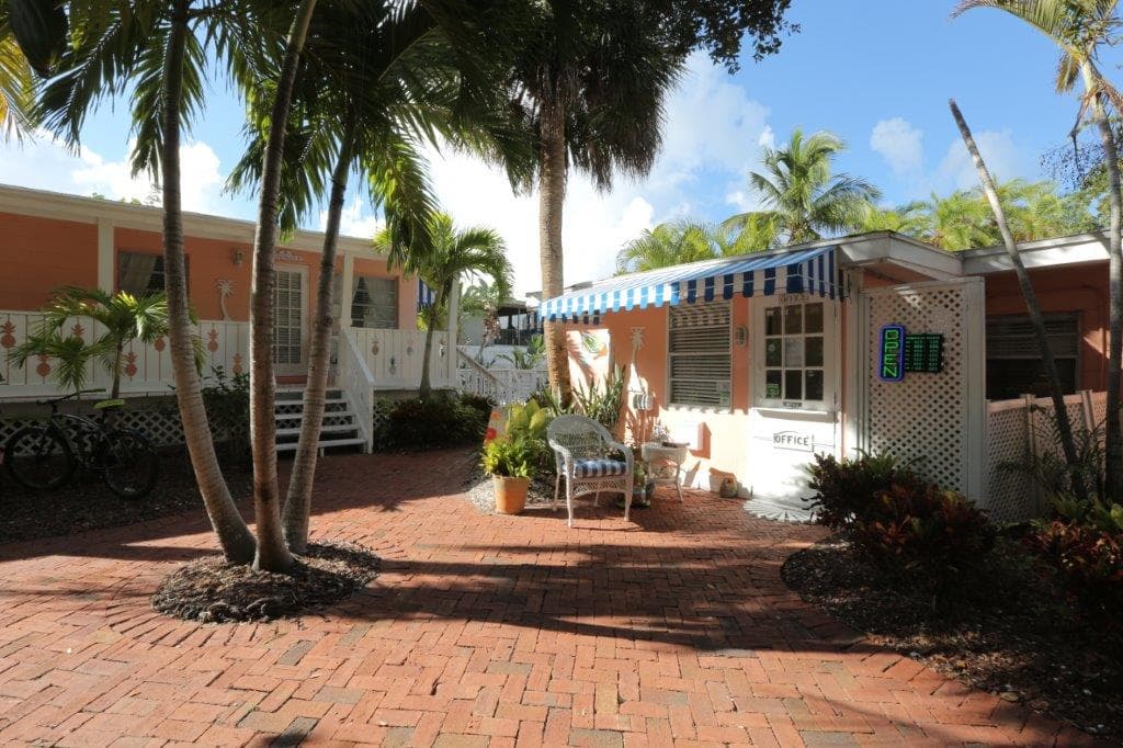 Siesta Key Bungalows, Hotel in Gulf Gate Estates
