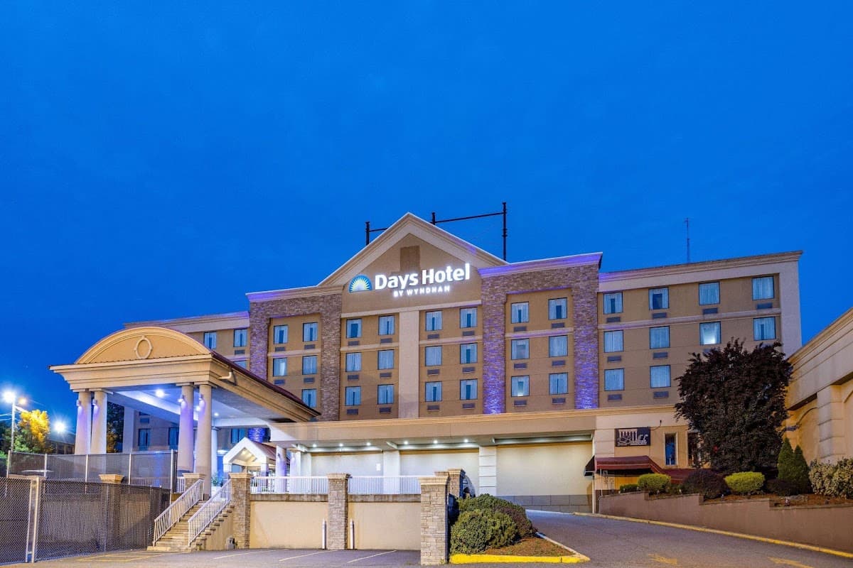 Days Hotel by Wyndham North Bergen /NYC Area, Hotel in Weehawken