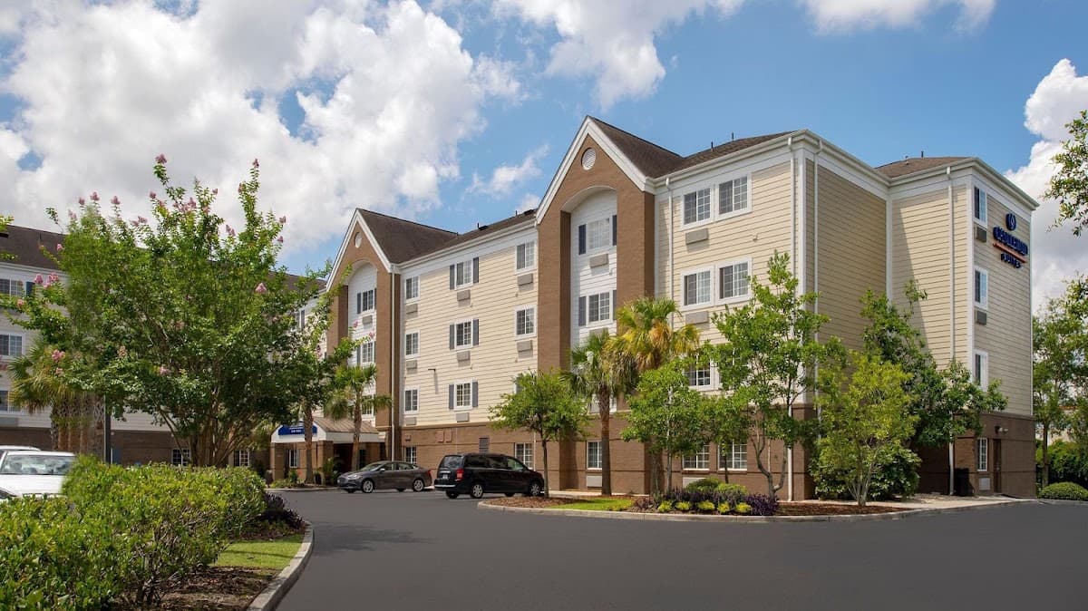 Candlewood Suites Charleston - Northwoods, an IHG Hotel, Hotel in Hanahan