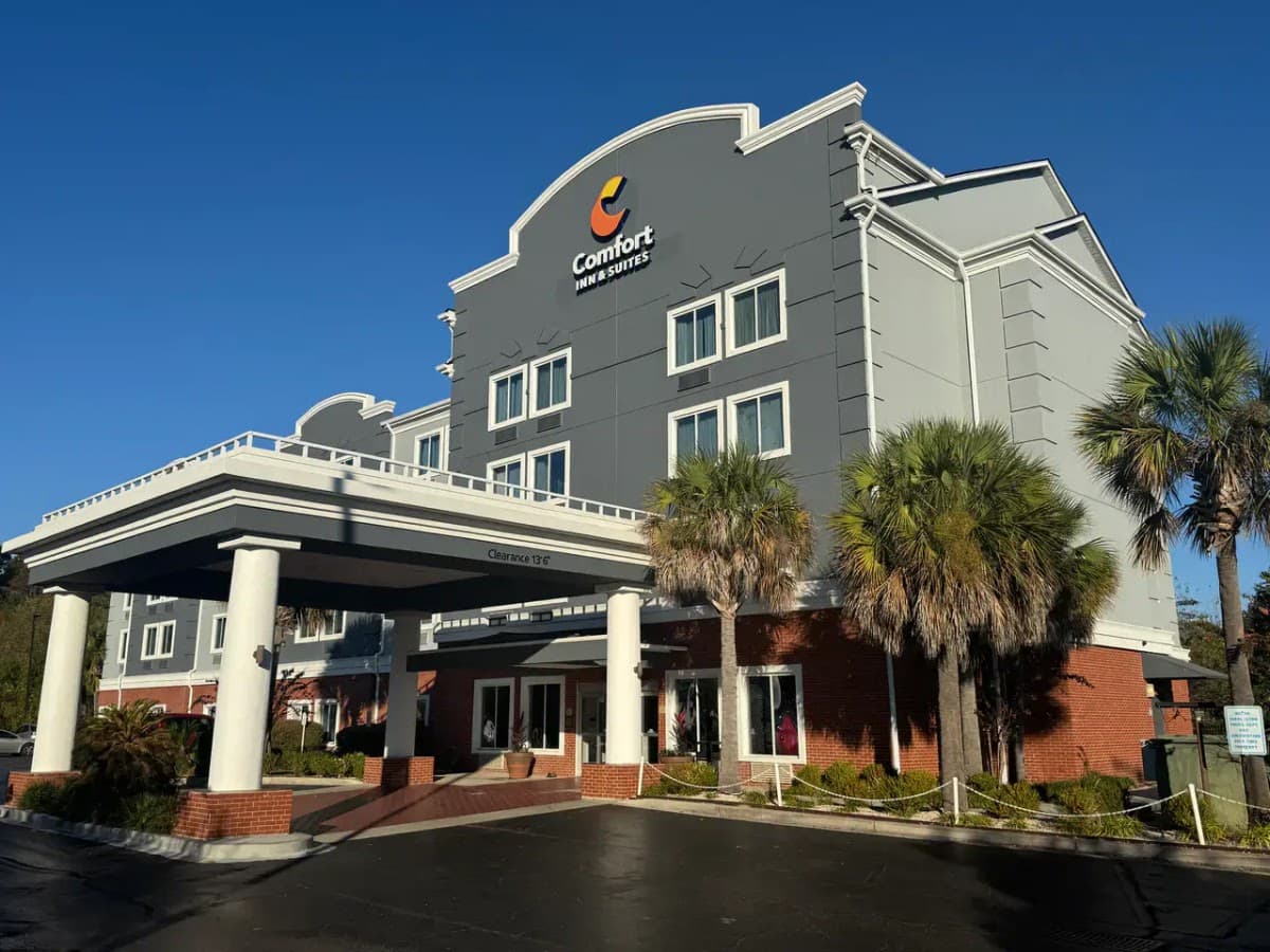 Comfort Inn & Suites North Charleston - Northwoods, Hotel in Hanahan