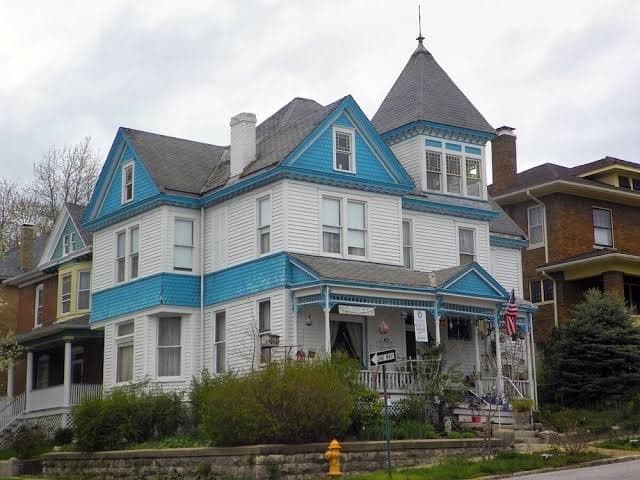 Garden House Bed & Breakfast, Bed & Breakfast in Hannibal