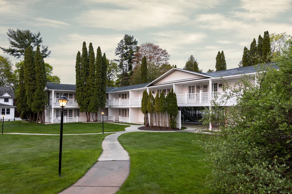 Colonial Inn, Hotel in Harbor Springs