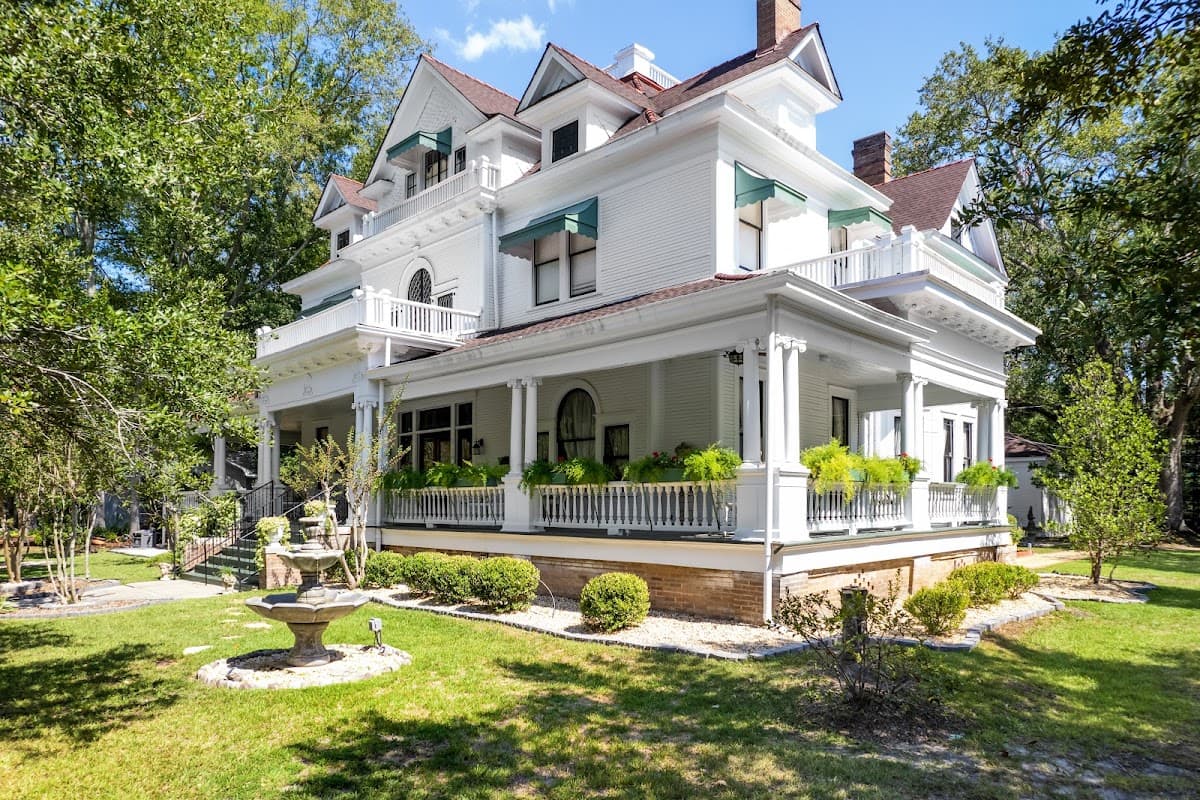 Ross Mansion Bed & Breakfast and Events, Bed & Breakfast in Hattiesburg