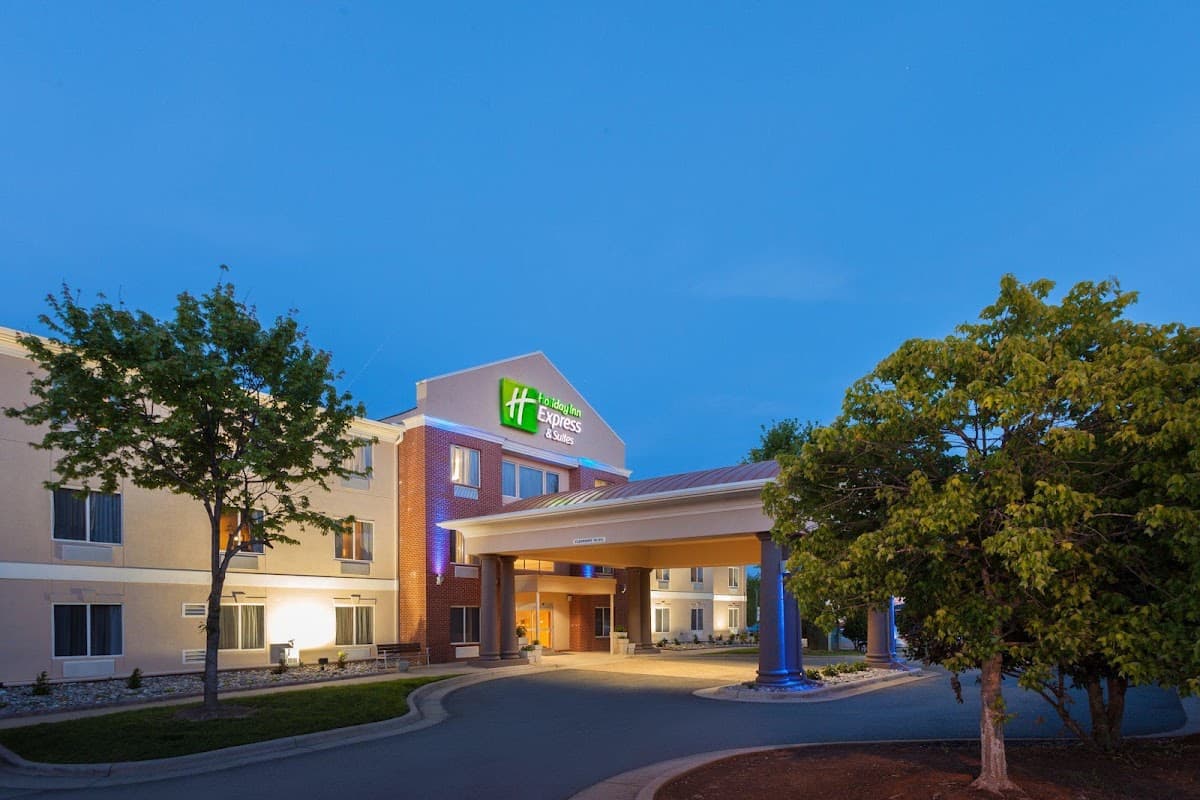 Holiday Inn Express & Suites Mebane by IHG, Hotel in Mebane