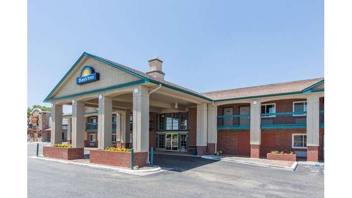 Days Inn by Wyndham Hays, Hotel in Hays