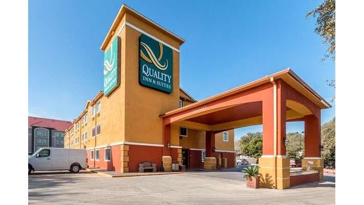Quality Inn & Suites SeaWorld North, Hotel in Helotes