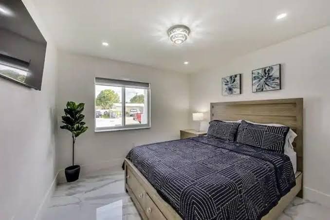 Luxurious Tropical Private Oasis by Mia Airport, Hotel in Hialeah