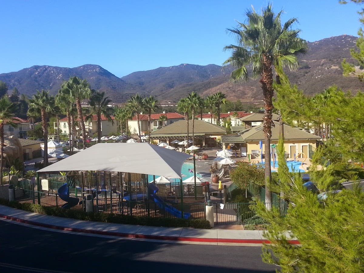 Pelican Hill, Hotel in Hidden Meadows