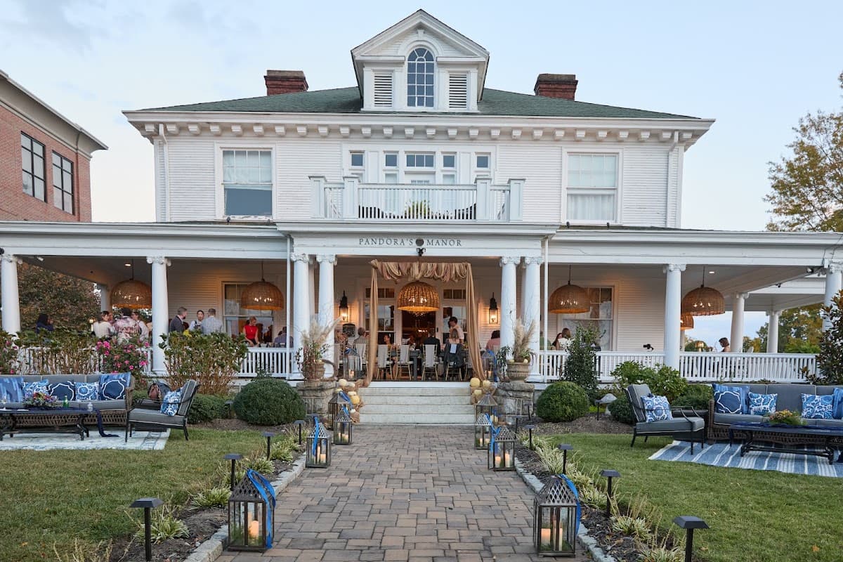 Pandora's Manor Bed & Breakfast, Hotel in High Point