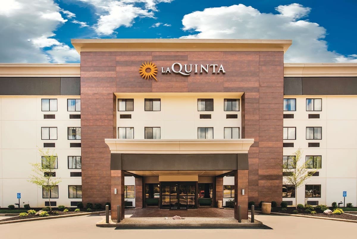 La Quinta Inn & Suites by Wyndham Cincinnati NE - Mason, Hotel in Sixteen Mile Stand
