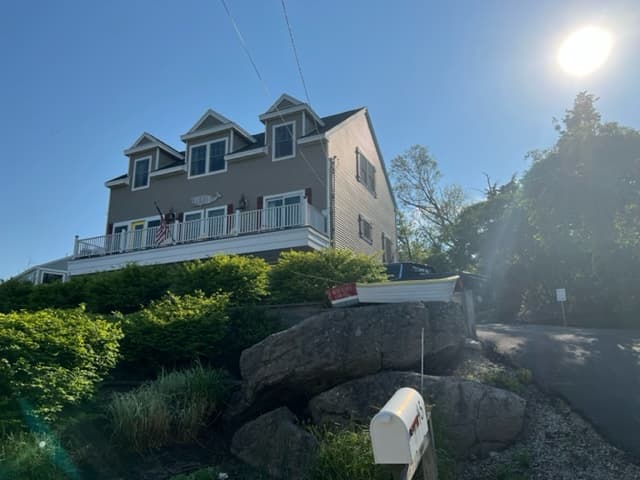Josephine’s. On the Bay Bed and Breakfast, Hotel in Hingham