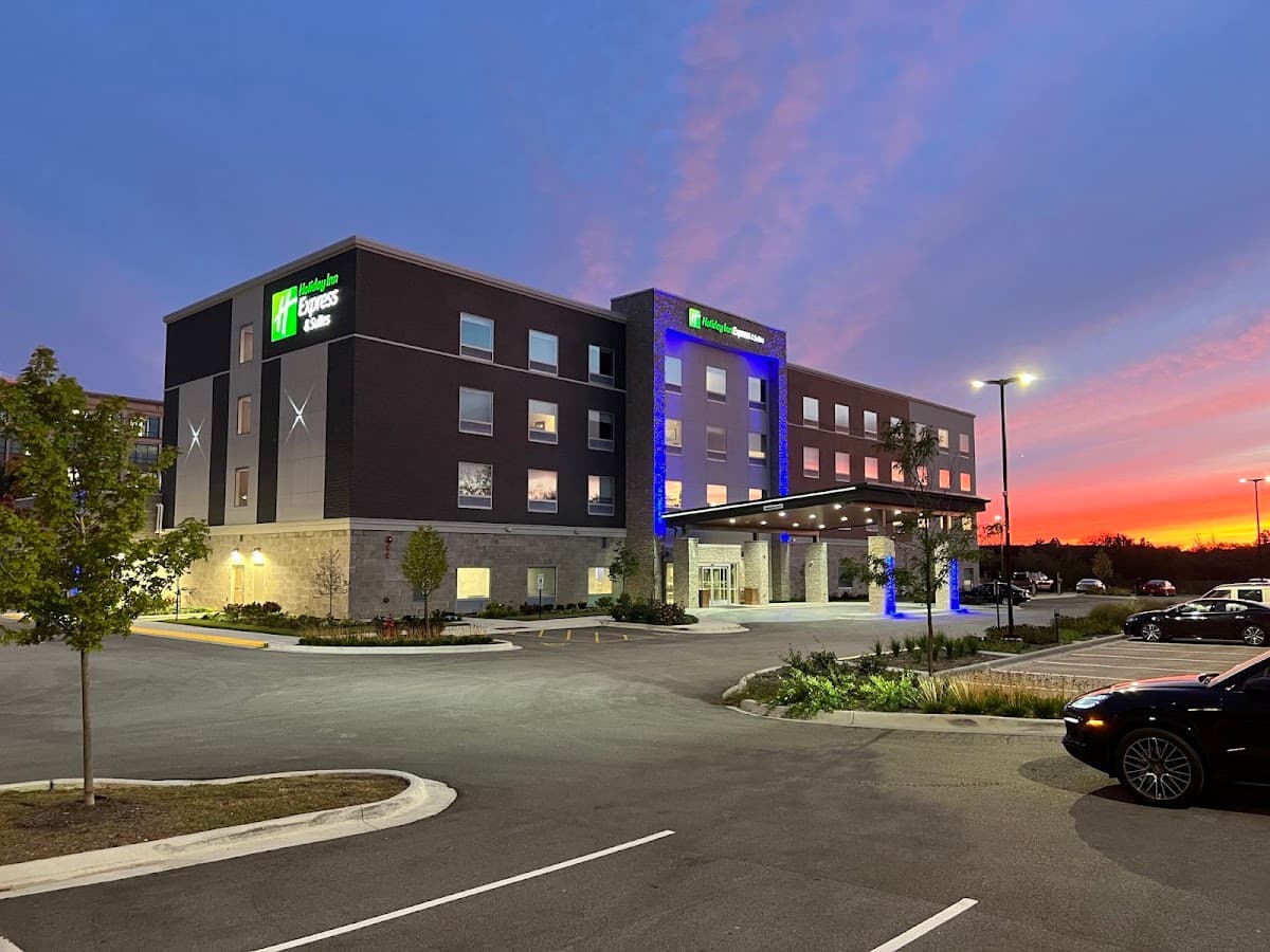 Holiday Inn Express & Suites Chicago Schaumburg by IHG, Hotel in Hoffman Estates