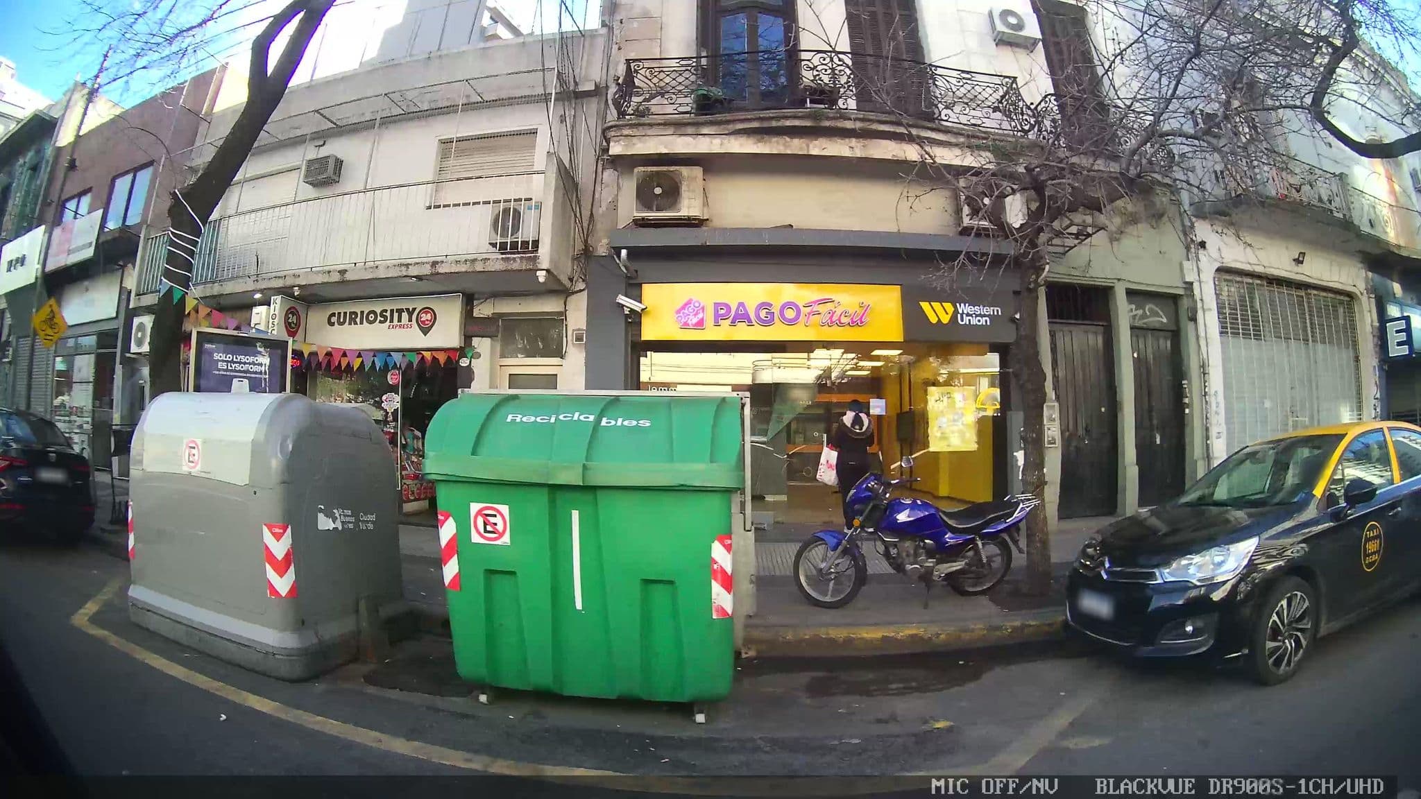 Street view near Oregon, Colegiales — © kaart_3 (CC BY-SA · Mapillary)