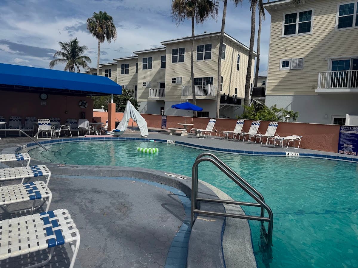 Smuggler's Cove Beach Resort, Hotel in Bradenton Beach