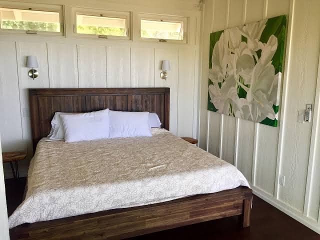 "Hale Maluhia" - Cottage with expansive ocean views in central Kailua Kona., Holiday Home in Hōlualoa